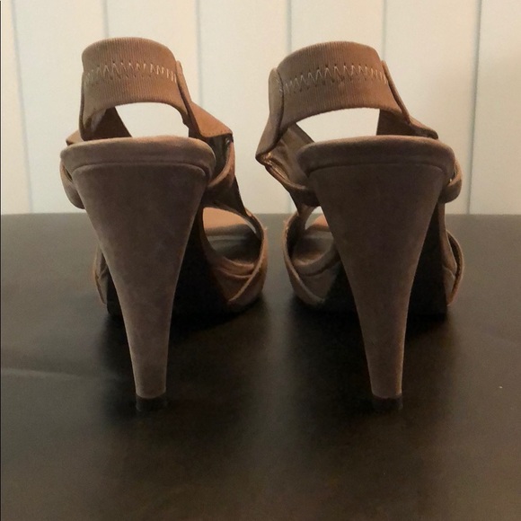 MODA SPANA SUEDE/LEATHER DARK TAUPE HEELS. - Picture 3 of 8